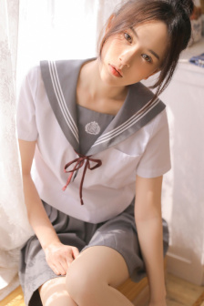 二次元裸体无奶罩自慰
